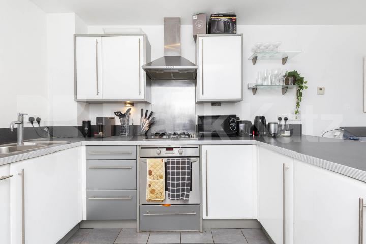 Located within a popular development in Eden Grove with concierge Eden Grove, Holloway